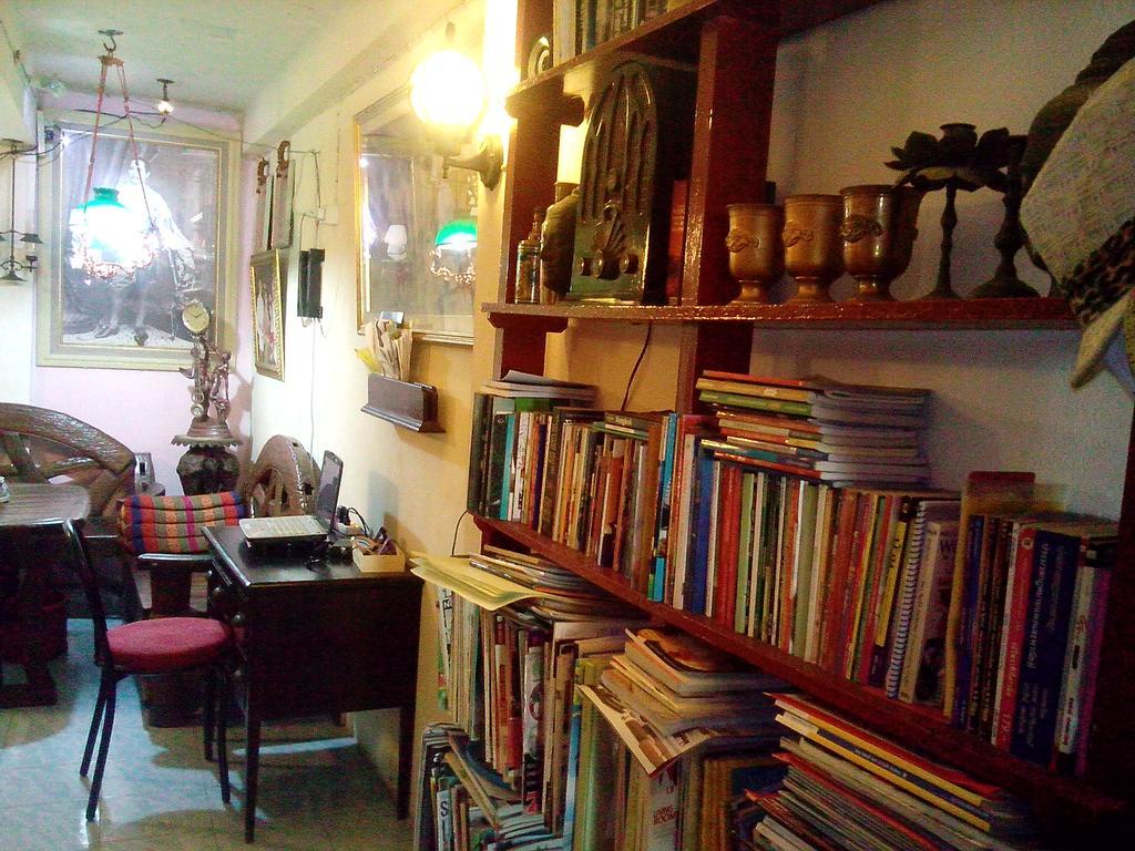 Отель Cafe De Baan Raow Бангкок Экстерьер фото